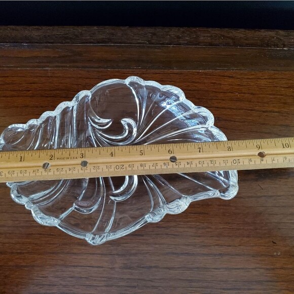 Vintage Shell Shaped Glass Bowl - Picture 7 of 9